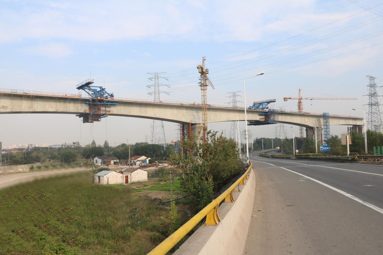 跨232省道连续梁